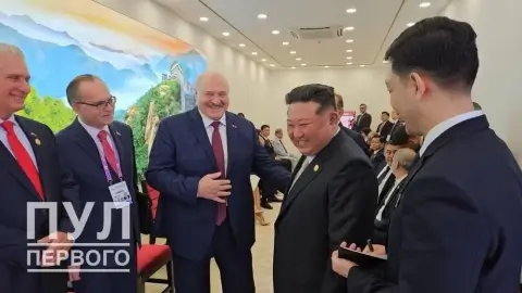 Ким Чен Ын пригласил Александра Лукашенко с визитом в КНДР на полях парада в Пекине