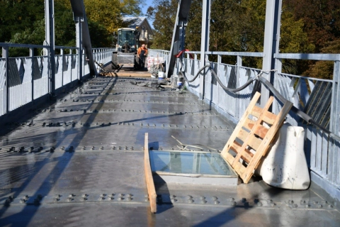 В Гомеле завершается модернизация пешеходного моста через Сож: новое освещение и декоративные элементы