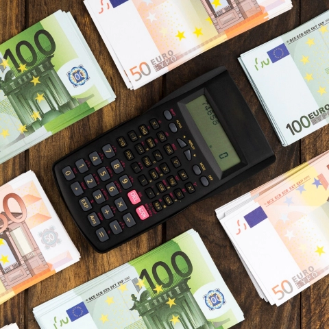 Беларусь встречает октябрь с масштабными изменениями: новые тарифы ЖКХ, корректировки для бизнеса, школы и охота на рысь