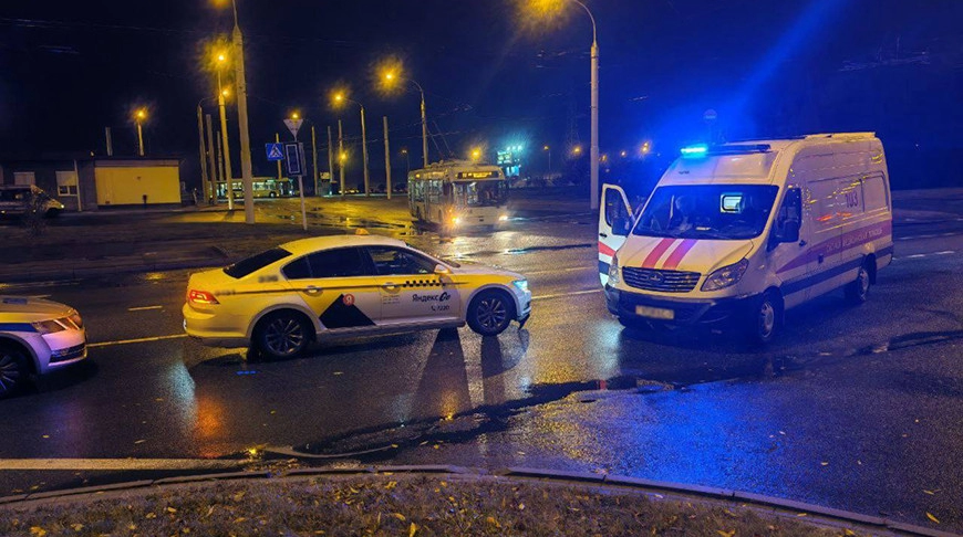 Легковой автомобиль сбил пешехода на улице Панченко в Минске
