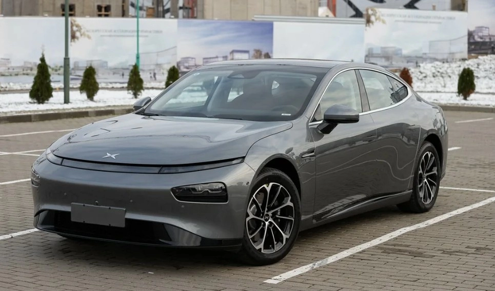 В Беларуси начались испытания первого отечественного электромусоровоза МАЗ