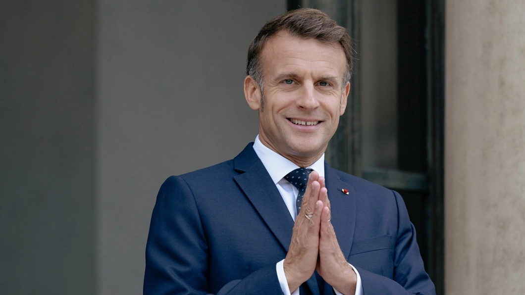 Макрон отказался уходить в отставку: президент Франции пообещал довести свой мандат до конца