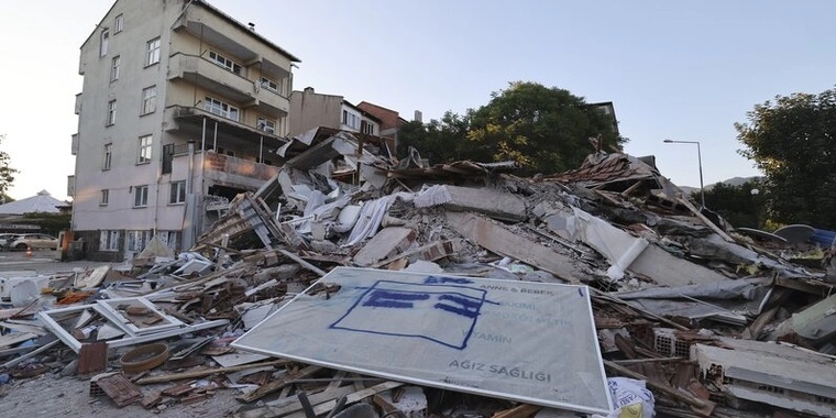 Землетрясение магнитудой 6,1 произошло в провинции Балыкесир на западе Турции