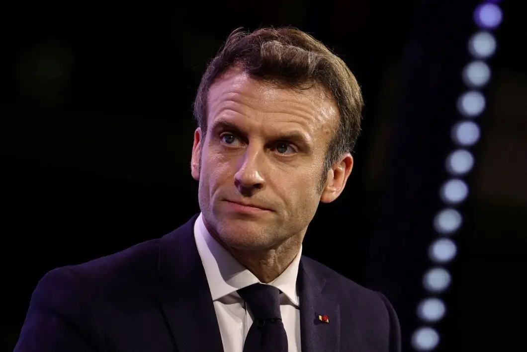 Макрон готов встать на сторону Орбана в споре о расширении ЕС