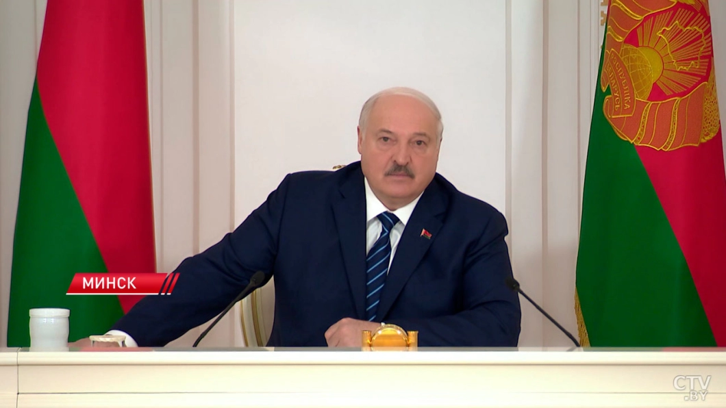 Лукашенко проводит совещание по Витебской области: под прицелом — падёж скота и кризис в агросекторе