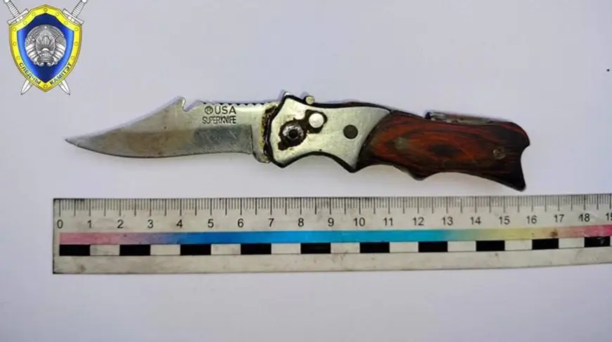 В Минске пьяный мужчина напал на подростков в автобусе: ударил девочку телефоном и угрожал ножом прохожему