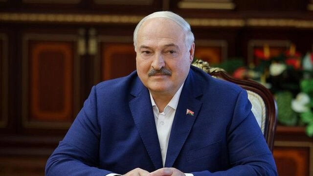 Александр Лукашенко поздравил белорусов с Днем отца