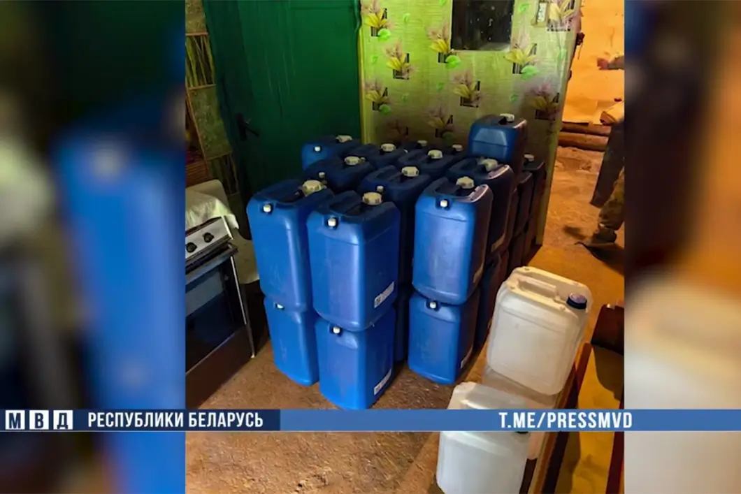 В Молодечненском районе милиция ликвидировала подпольный спиртзавод: изъято свыше 10 тысяч литров нелегального алкоголя