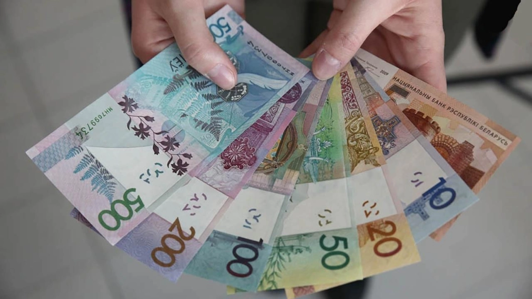 Школьник под Минском отдал мошенникам семейные 210 000 рублей, поверив «силовику» из мессенджера