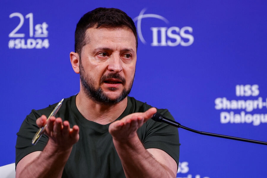 Зеленский заявил: Кремль понимает лишь давление. Перед встречей с Трампом Киев требует ужесточить санкции и усилить вооружения