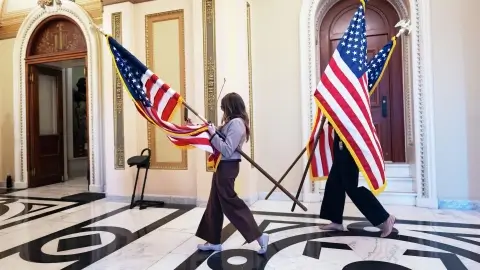 США столкнулись с шатдауном: Конгресс не смог договориться о бюджете