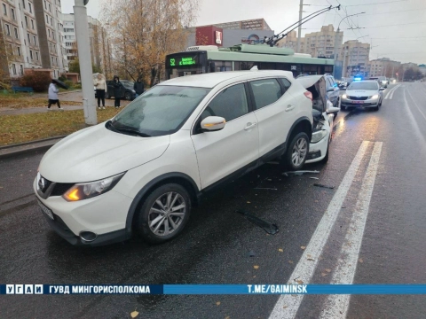 В Минске на улице Горецкого произошло ДТП с участием трех автомобилей