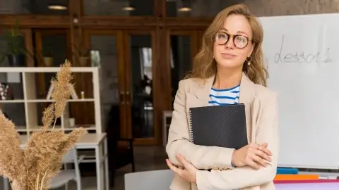 Белстат раскрыл портрет и доходы белорусских учителей