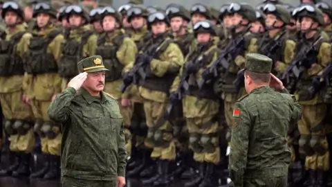 Белорусская армия приведена в высшую боеготовность по приказу Лукашенко