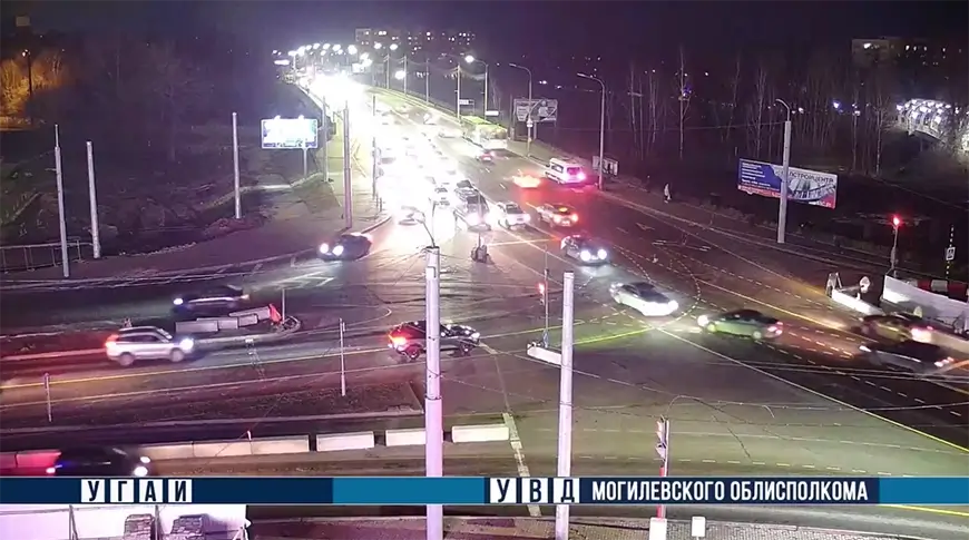 В Могилеве столкнулись три автомобиля: пострадал годовалый ребёнок