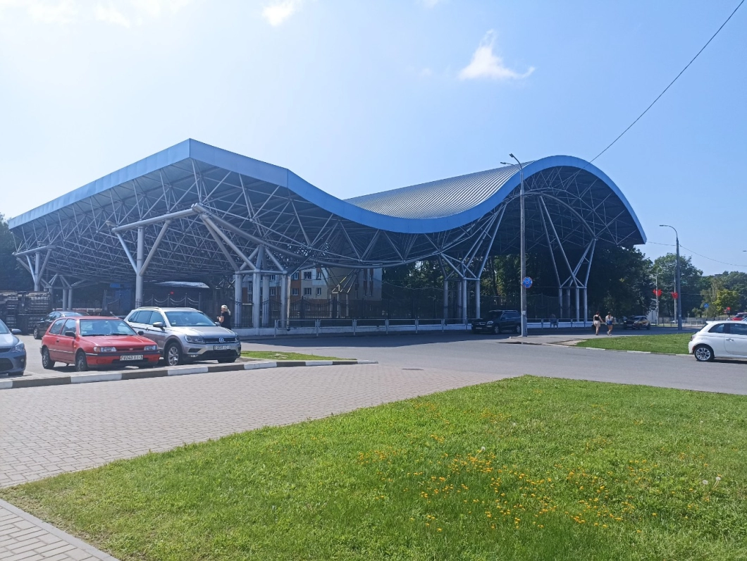 В Гомеле открылся сезон массового катания: ледовая площадка на улице Головацкого начала работу