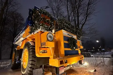 Минск готовит необычную новогоднюю инсталляцию: БелАЗ превратят в праздничную композицию