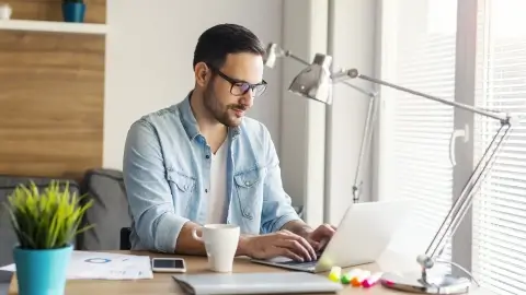 В Беларуси меняют правила для самозанятых: с 2026 года отменят льготы и введут фиксированный платёж