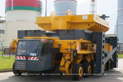 На БелАЭС завершают испытания нового тяжеловоза БЕЛАЗ для перевозки ядерных грузов
