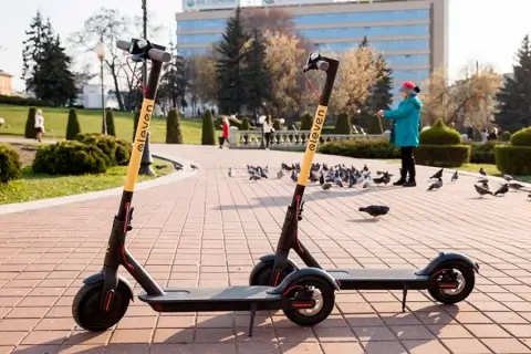 Популярный транспорт уходит на зимние каникулы: электросамокаты исчезнут с улиц Минска с 15 ноября