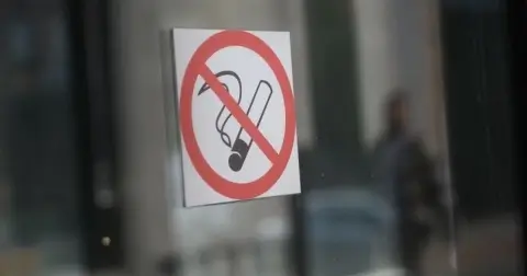 Штраф до 4 базовых величин: в Брестской области напомнили о запрете курения вейпов в общественном транспорте