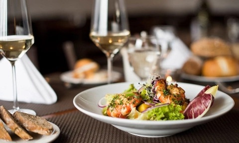 Белорус отсудил компенсацию после пищевого отравления в минском ресторане