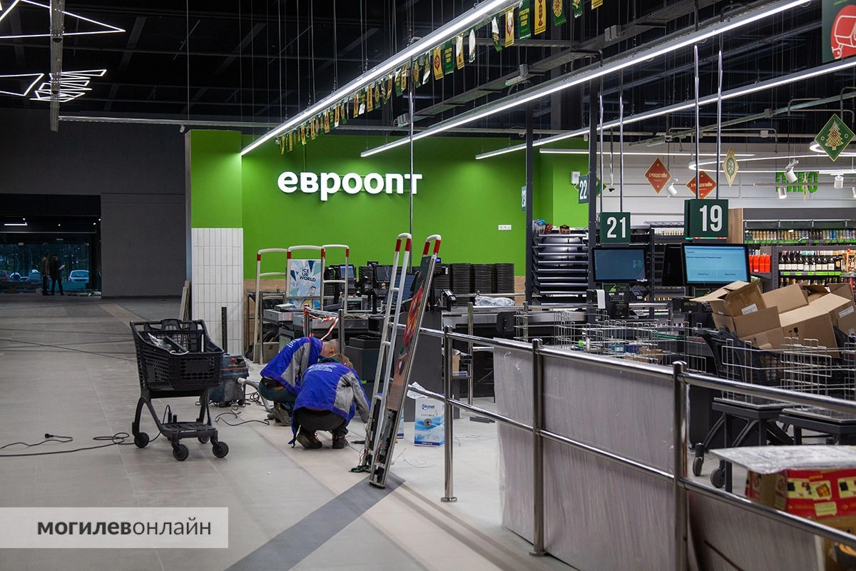 В Могилеве запускают крупнейший торговый центр SkyMall, строительство которого длилось 15 лет