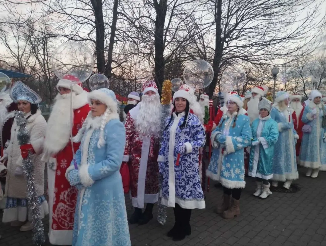 Шествие тысячи Дедов Морозов раскрасит центр Гомеля в зимние краски 13 декабря