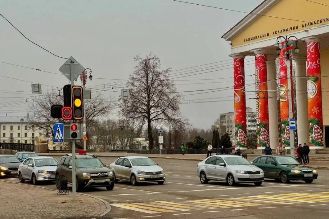 Светодиодные светофоры с контурной подсветкой впервые заработали в Беларуси