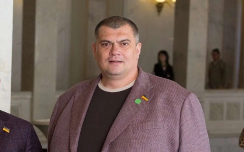 Украинский депутат и близкий соратник Зеленского Юрий «Юзик» Корявченков покинул страну накануне обысков НАБУ