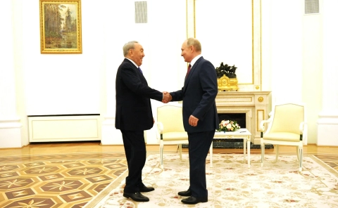 Путин провёл встречу с первым президентом Казахстана Назарбаевым в Кремле