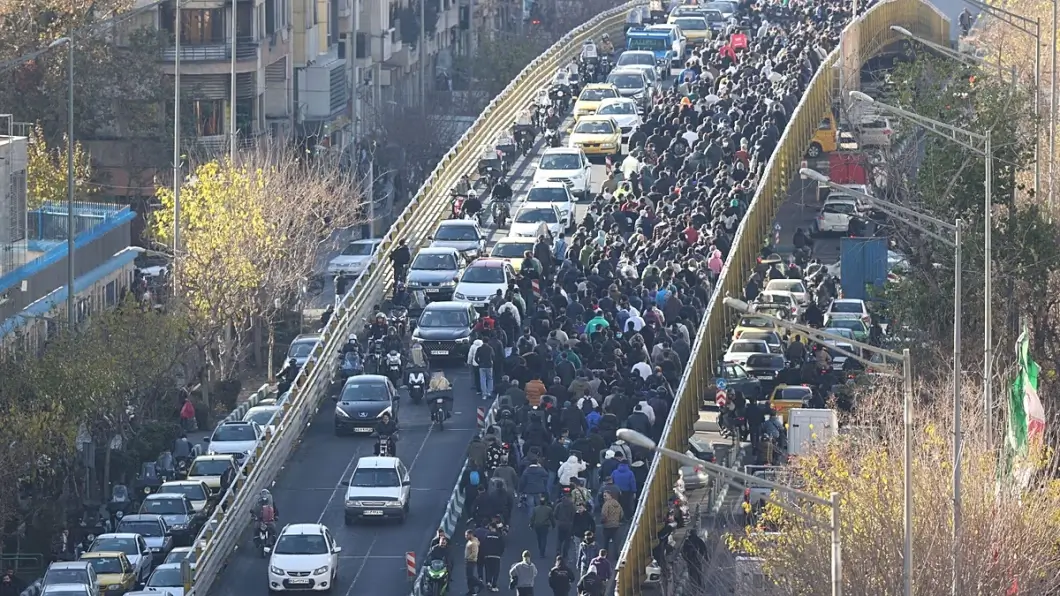 В Иране протесты из-за экономического кризиса переросли в вооружённые столкновения с полицией