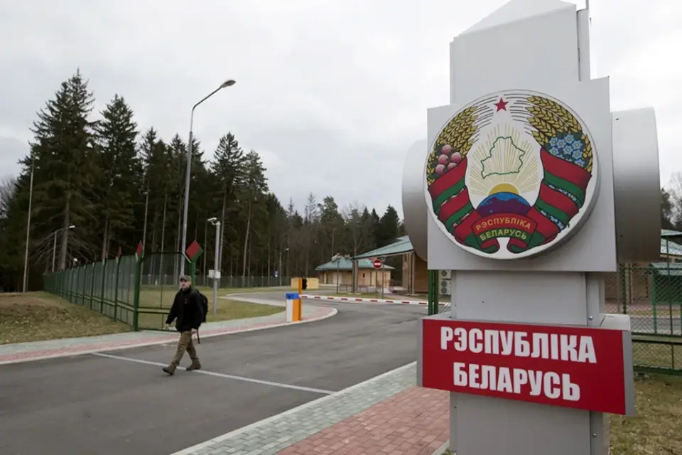В Беларуси с 1 января подорожала регистрация в электронной очереди на границе