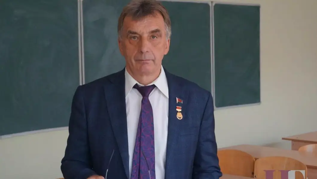 Лукашенко поздравил народного учителя Беларуси Альфреда Ладыко с юбилеем