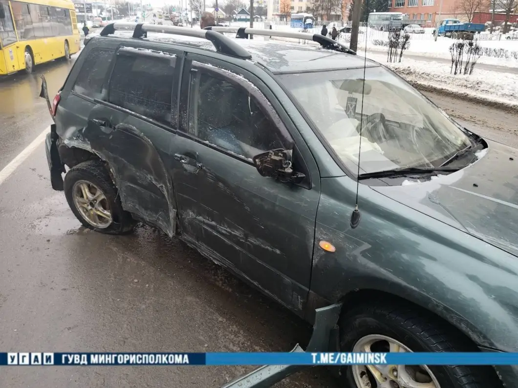 В Минске неисправность автомобиля стала причиной ДТП на улице Ваупшасова