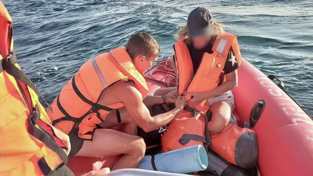 В Мурманской области течением унесло белорусскую туристку во время айсфлоатинга, МЧС ведёт поиски