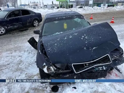 В Чечерске при столкновении Volkswagen и Audi пострадала пассажирка