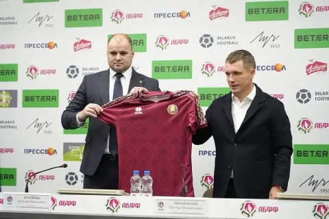 Виктор Гончаренко официально назначен главным тренером сборной Беларуси по футболу