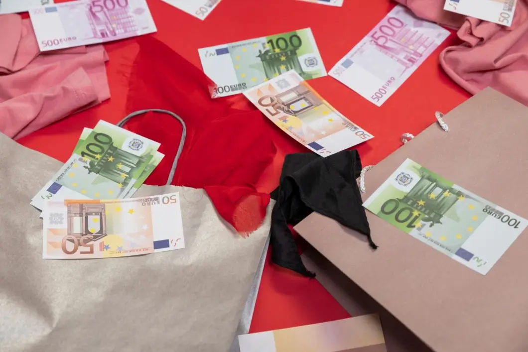 Белорусским выпускникам на распределении обещают зарплату выше $1000 — кто и где это получит