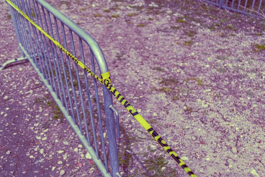 В Бресте под окнами многоэтажки погиб подросток – в соцсетях обсуждают версию о травле