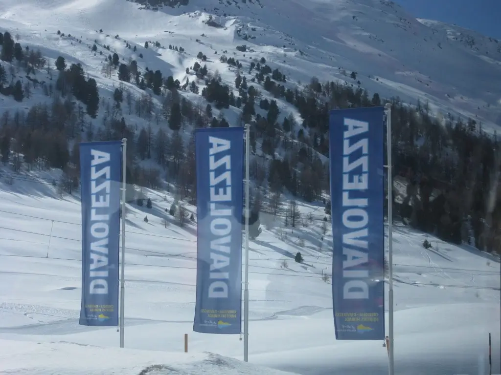 Снегопад остановил Олимпиаду — соревнования по лыжной акробатике отменены в Ливиньо