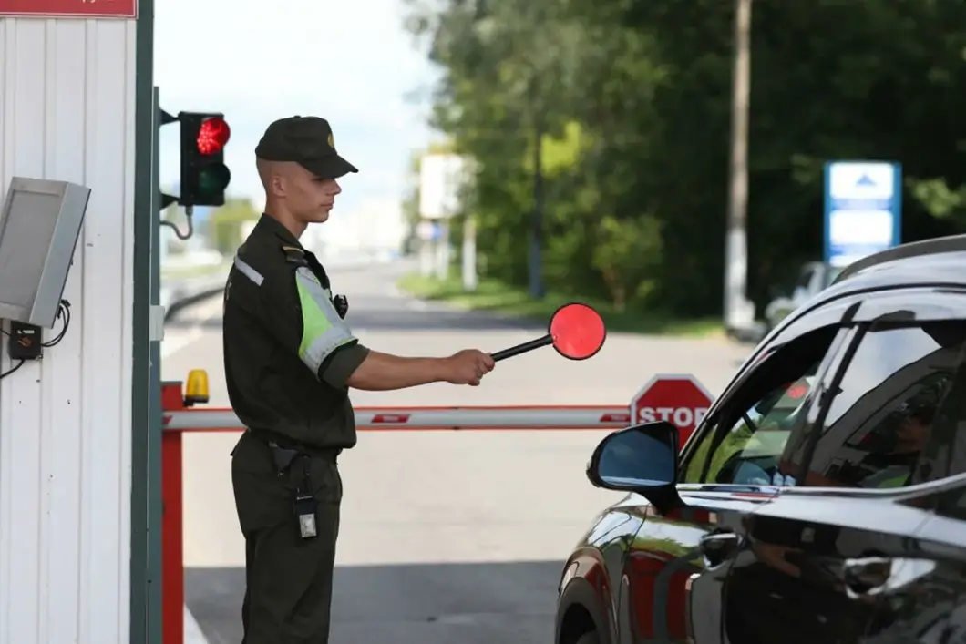 Президент Беларуси утвердил новые правила дактилоскопии для иностранцев