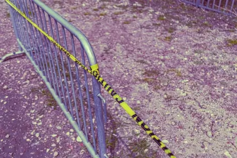 В Бресте под окнами многоэтажки погиб подросток – в соцсетях обсуждают версию о травле