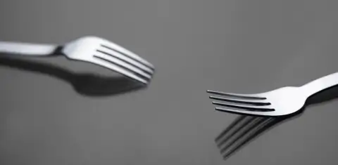 Самолечение привело на операционный стол – как жительница Витебска проглотила вилку