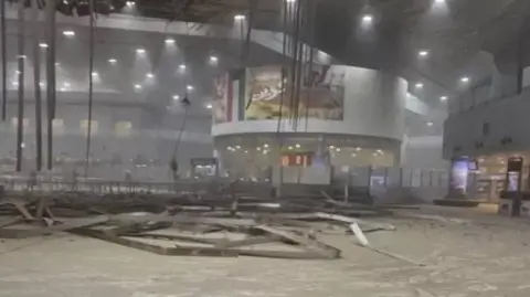 Беспилотник атаковал международный аэропорт Кувейта – есть раненые и повреждения терминала