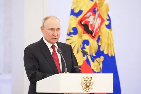 В России масштабно отмечают 23 февраля — какие слова Путин адресовал военным и их семьям