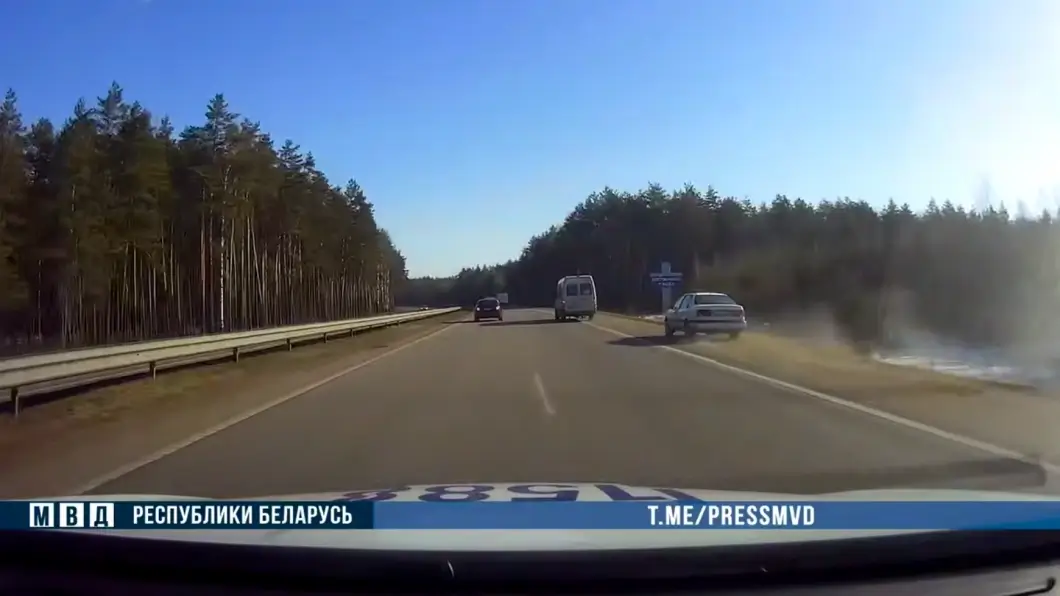 Пьяный угонщик Volkswagen устроил погоню на трассе М1 в Беларуси — 2,7 промилле и 19 протоколов