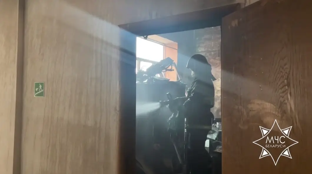 В гомельском университете загорелась серверная — сотрудник получил ожоги, пытаясь потушить огонь сам