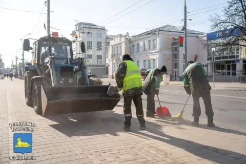 Гомель чистят от зимних следов — «Красная гвоздика» охватила весь город
