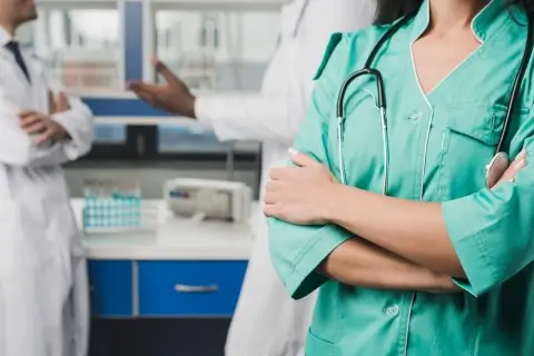 Зарплаты белорусских бюджетников пошли вниз — сколько в январе получили учителя и медики